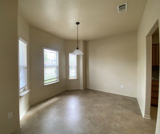 Building Photo - 3500 Doffy Dr