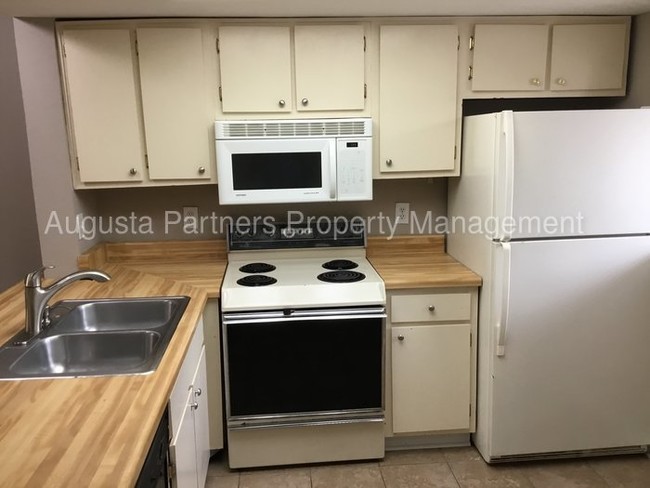 Building Photo - 303 Windsong Cir