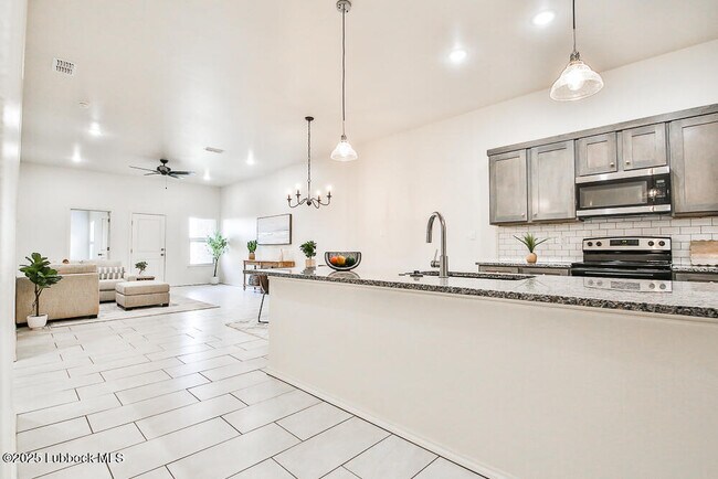 Building Photo - 5848 Virginia Ave