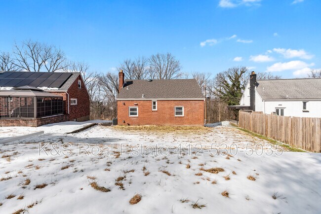 Building Photo - 4484 Scherling St