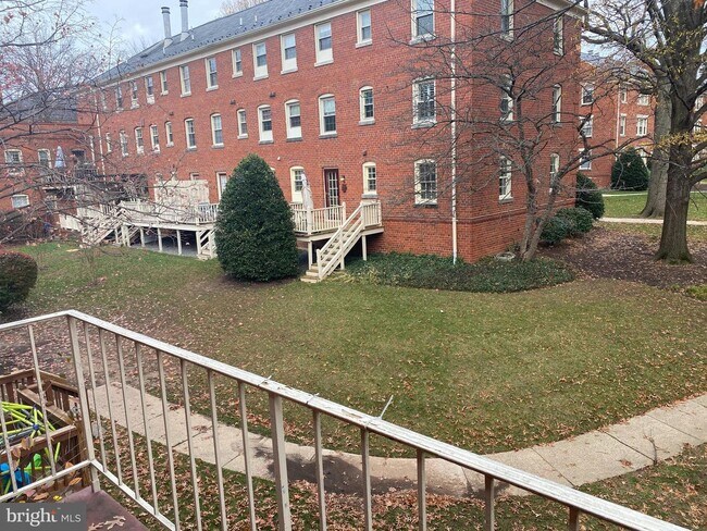 Foto del edificio - 1305 E Abingdon Dr