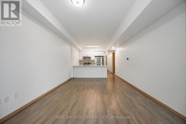 Photo du bâtiment - 200 Chester Le Blvd