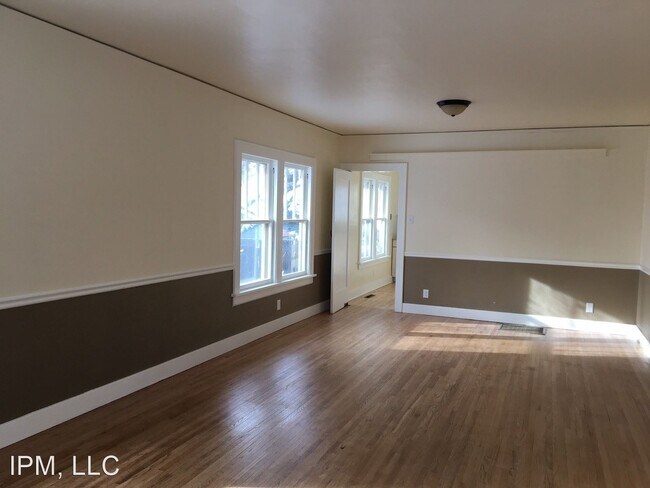 Building Photo - 3 br, 1 bath House - 1017 South Wilson Ave