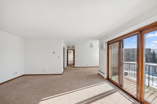 Interior Photo - Rose Mall Apartments