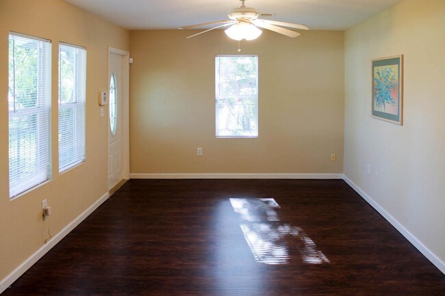 Living Room - 1651 Rosetine St