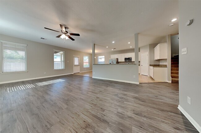 Building Photo - 21458 Hunter Hart Dr