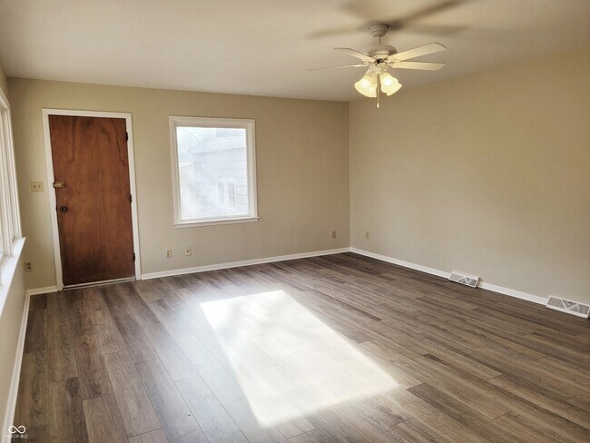 Foto del edificio - 1130 Tuck a Way Ridge Dr