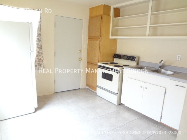Building Photo - Best Price for 1 BR/1BA