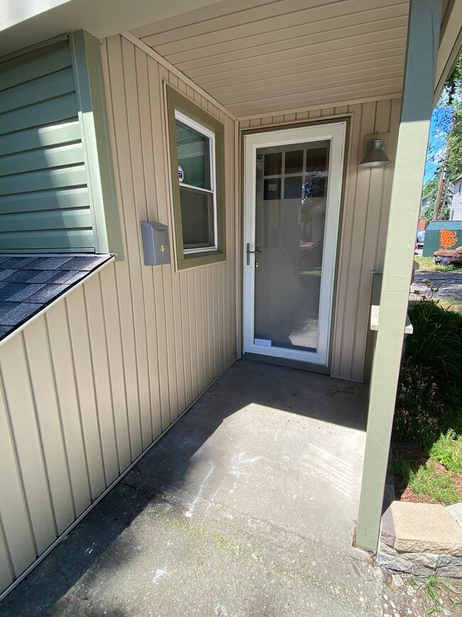 Foto del edificio - 1445 Hunter Ave