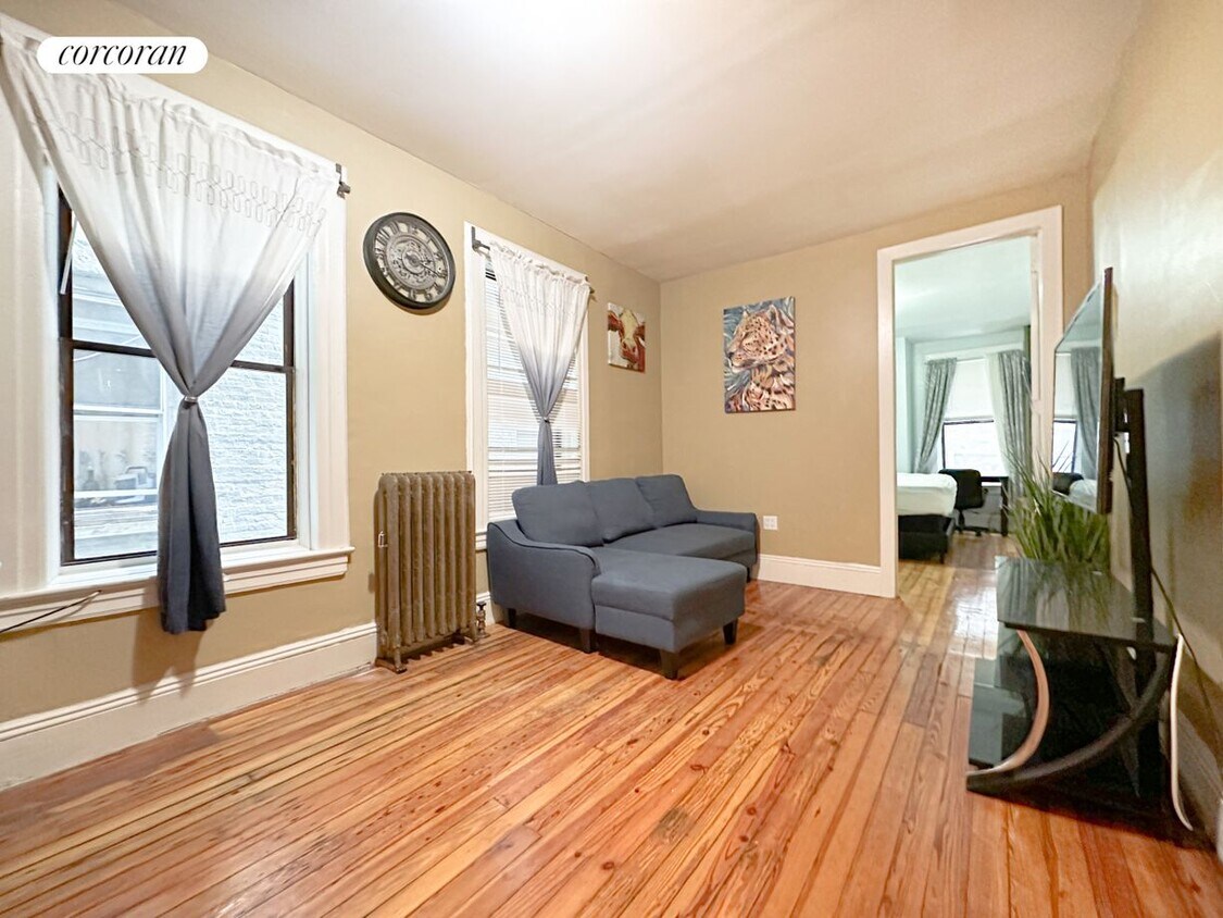 Primary Photo - 250 New York Ave