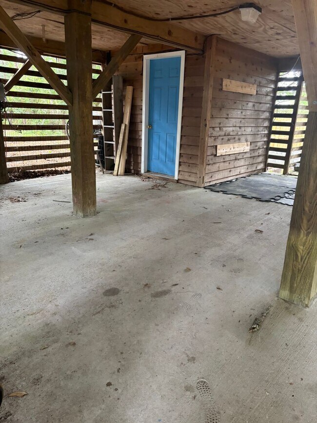 Building Photo - 105 Lenwood Ct