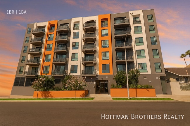 Building Photo - 955 Fedora St
