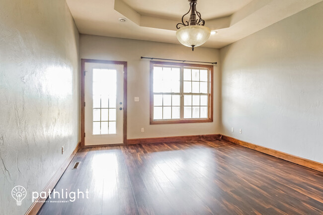Building Photo - 1602 East Fairwind