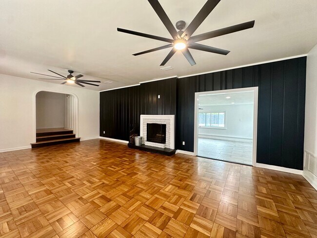 Foto del edificio - 5951 Clifton Ave