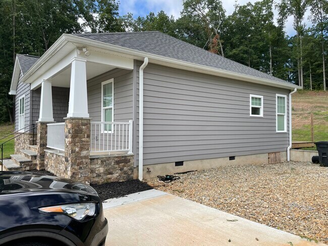 Foto del edificio - 102 Cinder Nook Dr