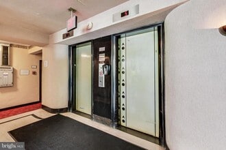 Building Photo - 1 Scott Cir NW