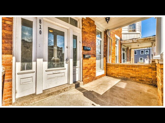 Foto del edificio - 810 Brooks Ln