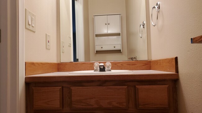 Foto del edificio - 209 E 18th Ave