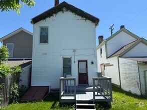 Building Photo - 429 N 4th St