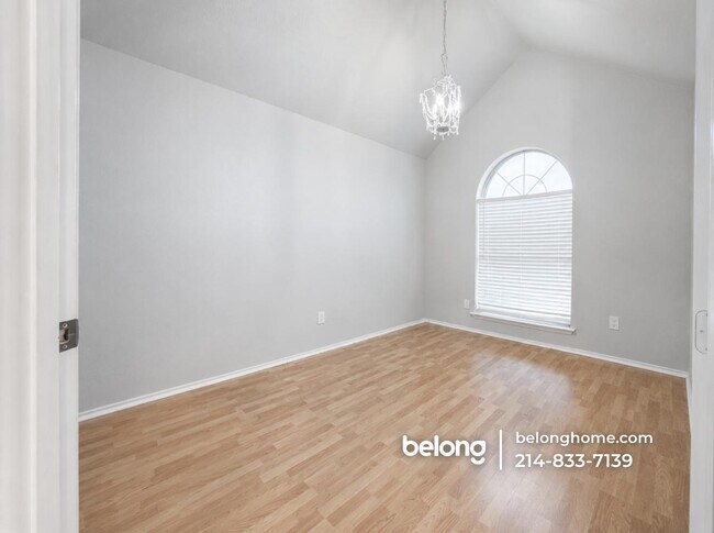 Building Photo - 807 Burr Oak Dr