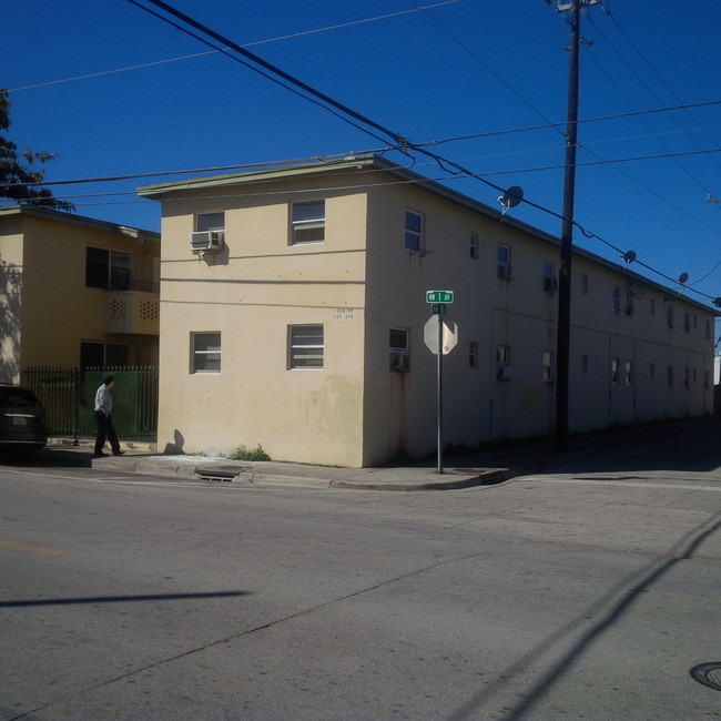 Foto del edificio - 1558 NW 1st Ave