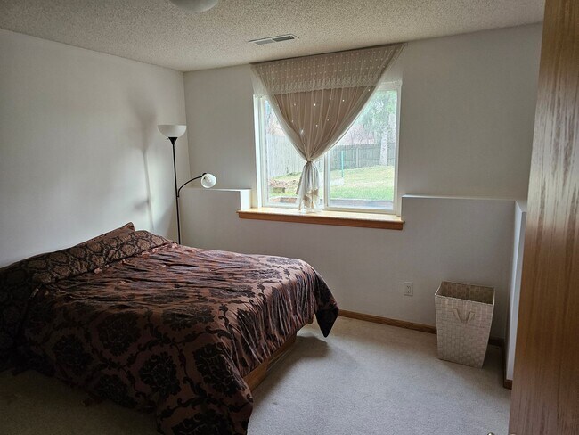 Foto del edificio - AVAILABLE FALL 2026!!!  Rent Reduced on this Incredible Newly Renovated 3 bedroom, 2-1/2 bath hom...