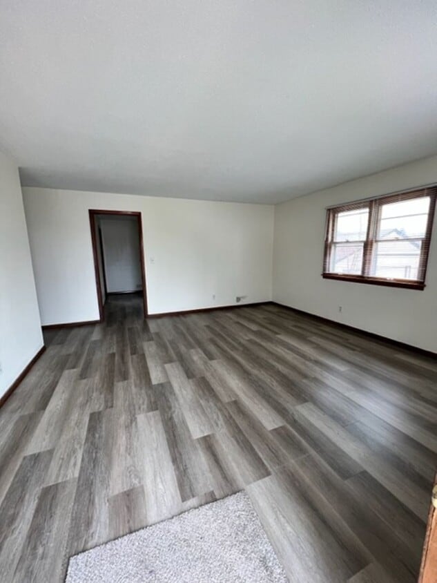 Primary Photo - 312 W Ingals Ave