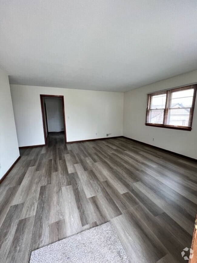 Building Photo - 312 W Ingals Ave