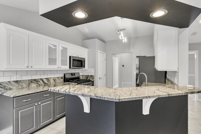 Building Photo - 2500 Bluewater Dr