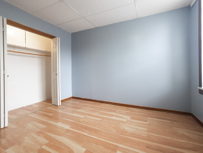 Building Photo - 2839 W 40th St