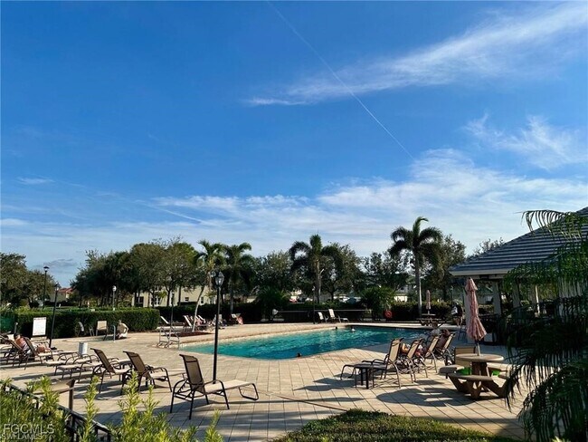 Foto del edificio - 2228 Carnaby Ct