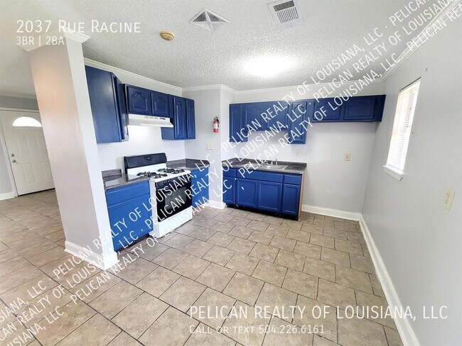 Building Photo - 2037 Rue Racine