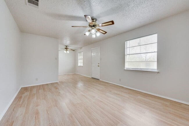 Building Photo - 2908 Rosen Ave