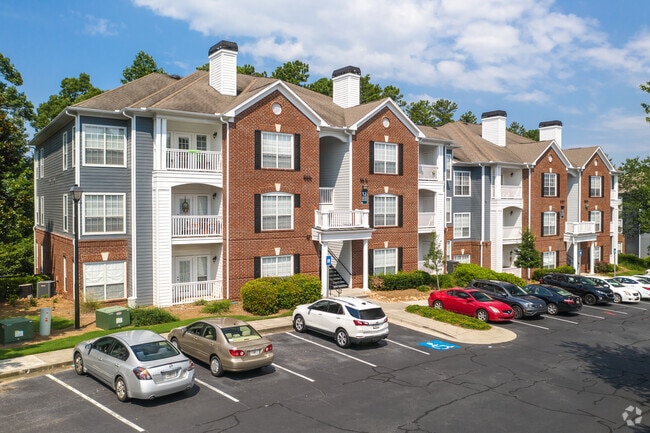 Building Photo - Oaks at Sugarloaf