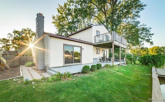 Building Photo - 1253 Bamford St