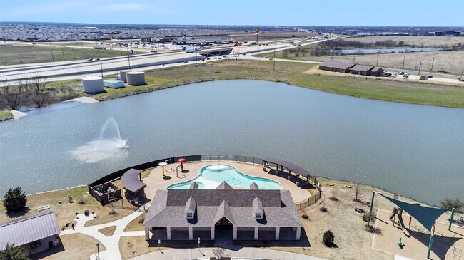 Building Photo - 3020 Oakcrest Dr