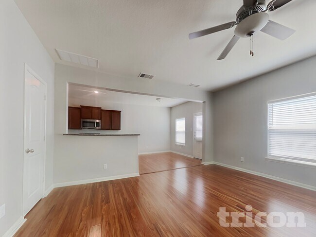 Foto del edificio - 216 Elm Patch Dr