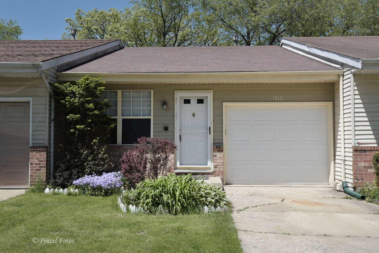 Primary Photo - 3 Bedroom 2 Bath updated home in desired A...