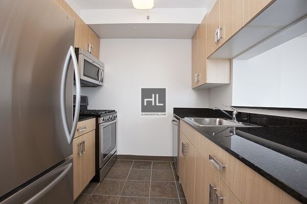 Foto del edificio - 561 10th Ave