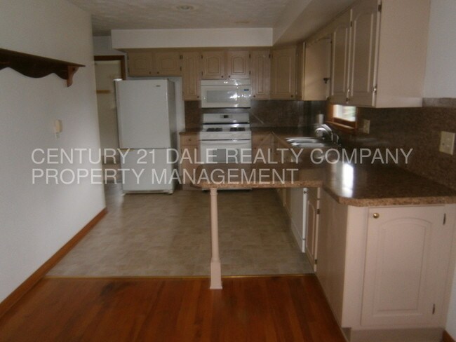 Building Photo - 2600 Sunset Ln
