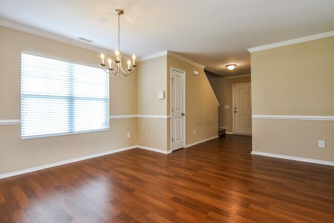 Foto del edificio - 3121 Varcroft Rd