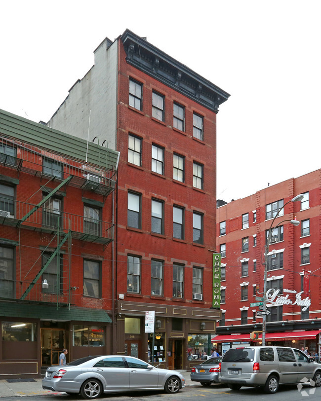 Building Photo - 385 Broome St