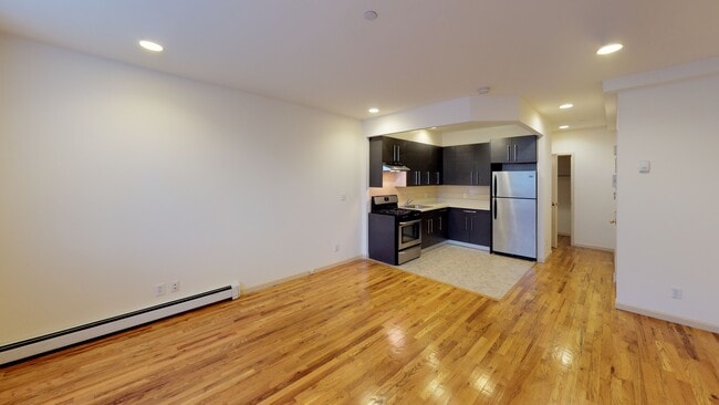 Building Photo - 67-19 Austin St