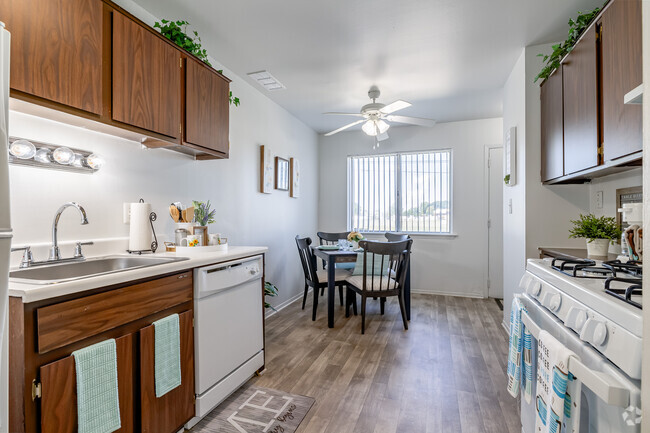 2BD, 1.5BA - 946SF - Kitchen - Coppertree Townhomes