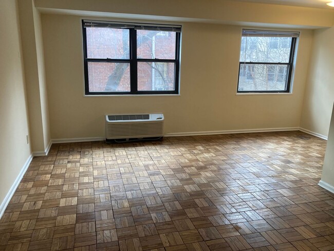 Building Photo - Fantastic Studio in Adams Morgan - Utilities Included - Available Now!