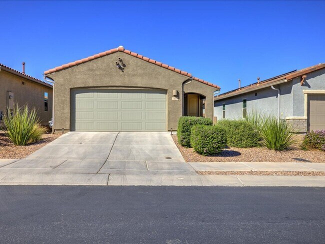 Building Photo - 3 Bedroom 2 Bathroom