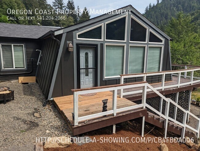 Foto del edificio - Beautiful 3 bedroom home on the Trask river