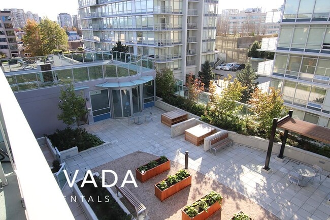 Building Photo - The Grand 1 BR APT Rental 706-5599 Cooney Rd Richmond: VADA
