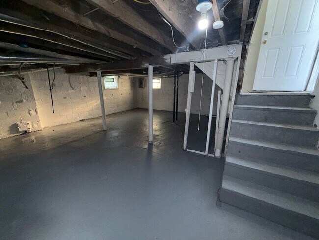 Building Photo - Open House Schedule Mon 8.25.25 @ 12:00pm,...