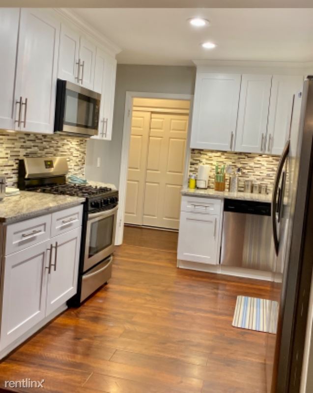 Building Photo - 3 br, 1 bath House - 401 Woodward Ave